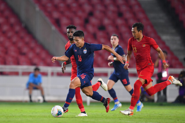 "สุภโชค" ยิง 2 พาไทยถล่มอินโดฯ 3 -0 เกมคัดบอลโลก (มีคลิป)
