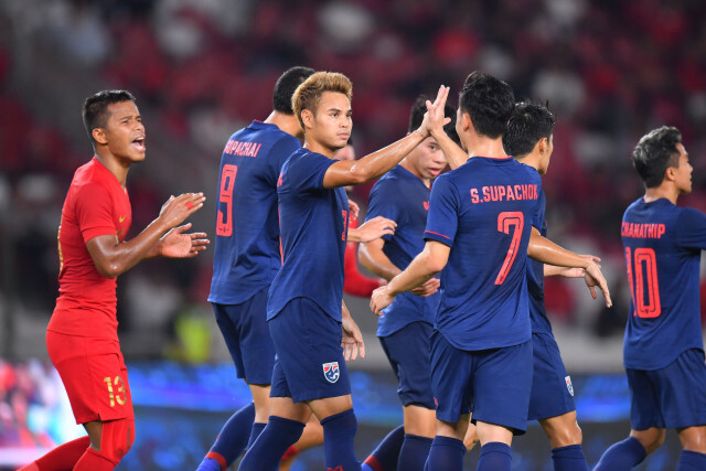 "สุภโชค" ยิง 2 พาไทยถล่มอินโดฯ 3 -0 เกมคัดบอลโลก (มีคลิป)