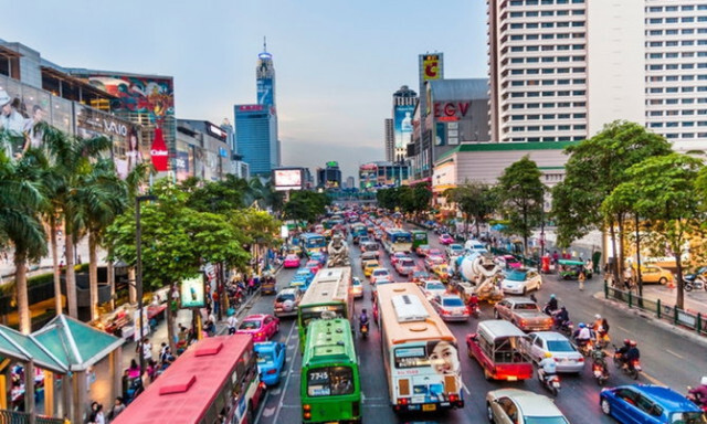 สำนักงานสถิติฯ เผยผลสำรวจ คนไทยใช้จ่ายน้อยลง-ซื้อหวยมากขึ้น