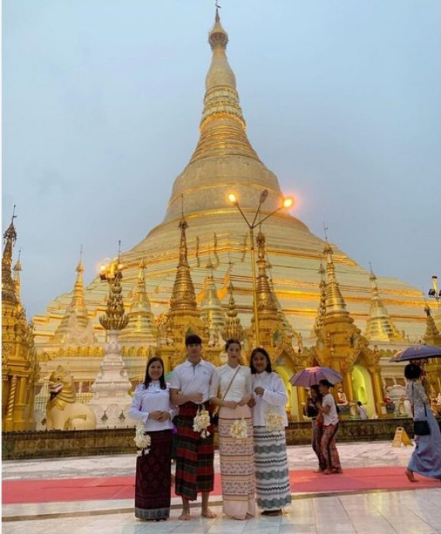 "ญาญ่า" ควงครอบครัว "ณเดชน์" จัดทริปทำบุญที่พม่า