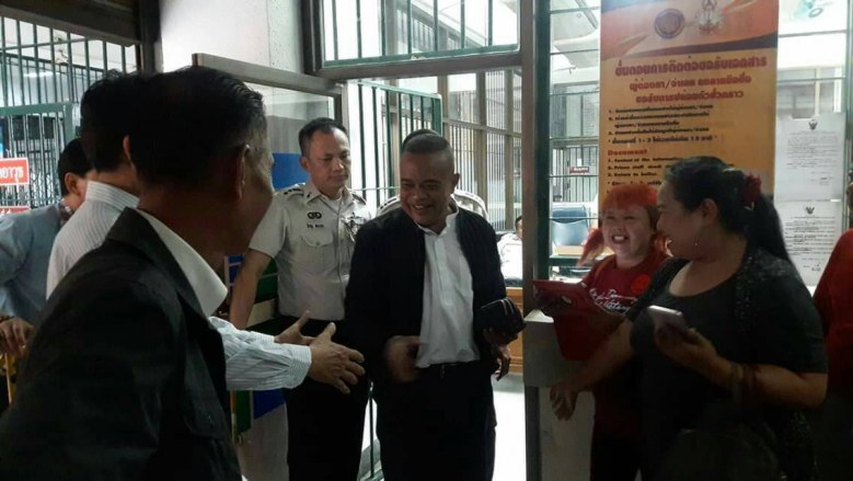 ศาลอุทธรณ์ให้นับโทษจำคุก "ตู่ จตุพร" หมิ่น "อภิสิทธิ์" ใหม่