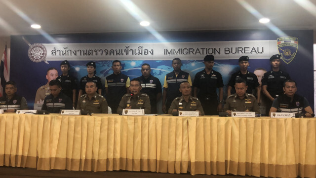 รวบ 7 ชาวจีน ลักลอบทำงานจำหน่ายพระเครื่องวัตถุมงคล