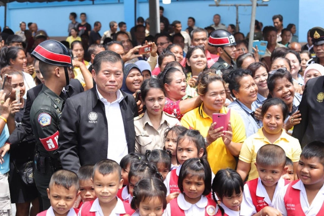 "มท.2"  ห่วง "อุบลฯ" สั่งระดมเครื่องสูบน้ำ