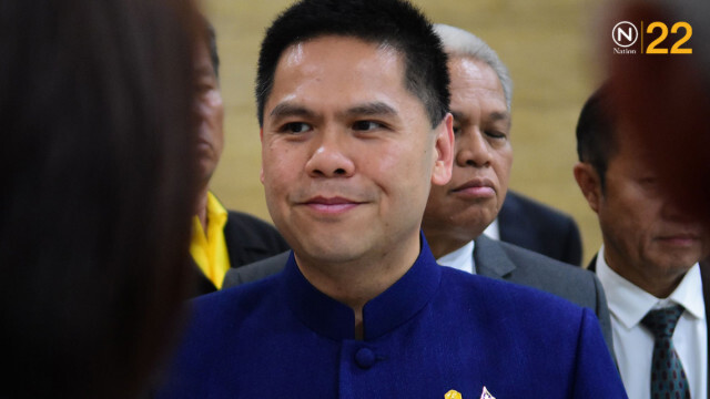 เจาะเส้นทาง "หมอธีร์" ชีพนี้พลีเพื่อใคร?