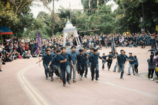 รุ่นพี่ "ยิ่งลักษณ์" ส่งใจรับน้องมช.ขึ้นดอย รู้สามัคคีมีน้ำใจ