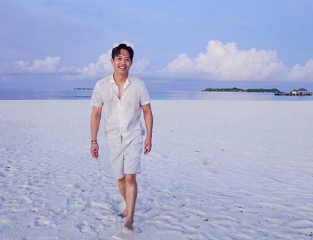 แฮปปี้เวอร์! 'ตู่ ภพธร' ควงภรรยา จัดทริปสุดสวีท