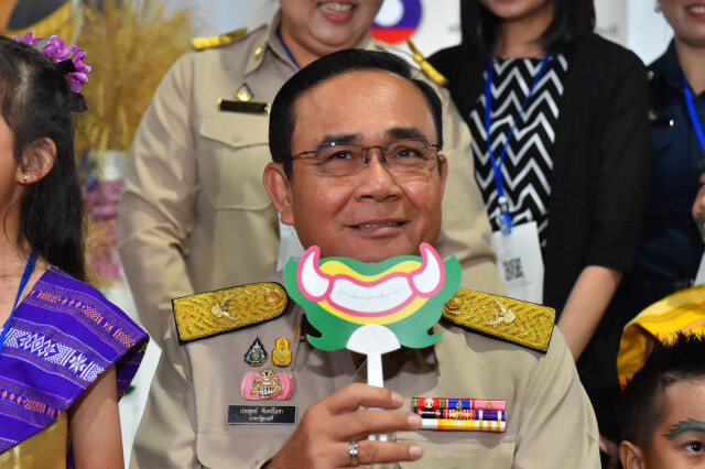 "นายกฯ" ท้า "ไปเรียกไอ้คนที่อยู่เมืองนอกกลับมาก็ทำไม่ได้"