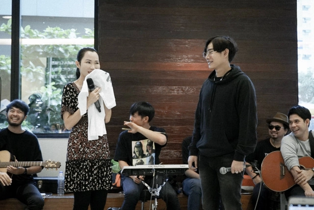 "เป๊ก-ป๊อบ-อะตอม" ชวนศิลปิน "White Music" ร่วมเล่นดนตรีเปิดหมวกรับบริจาคช่วยน้ำท่วม "อุบลฯ"