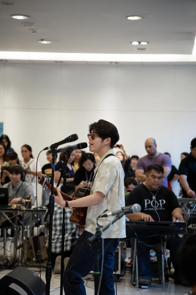 "เป๊ก-ป๊อบ-อะตอม" ชวนศิลปิน "White Music" ร่วมเล่นดนตรีเปิดหมวกรับบริจาคช่วยน้ำท่วม "อุบลฯ"