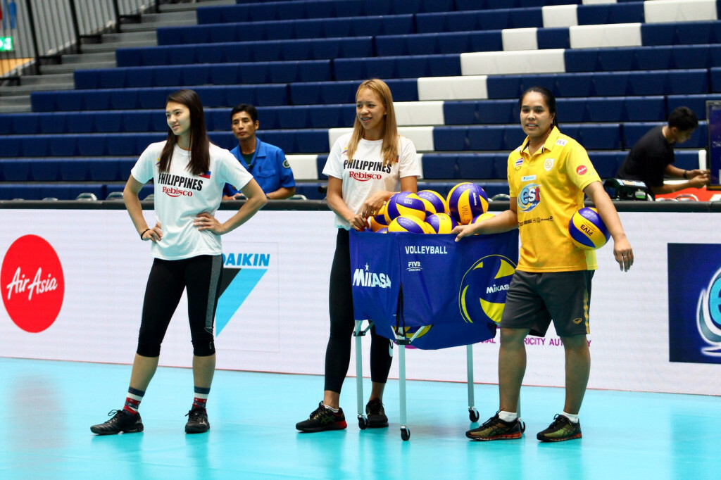 ทีมตบไทย-ต่างชาติร่วมคลีนิคสอนวอลเลย์บอลเยาวชนนครราชสีมา
