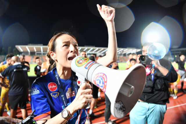 วันนี้ที่รอคอย! "มาดามแป้ง" เผยหลังเกมทะลุชิงถ้วยเอฟเอคัพ 2019