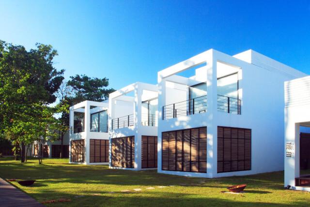 โรงแรม "The Library"  วิวทะเลกับหนังสือคู่ใจ
