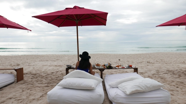 "The Library ห้องสมุดริมทะเล" @เกาะสมุย