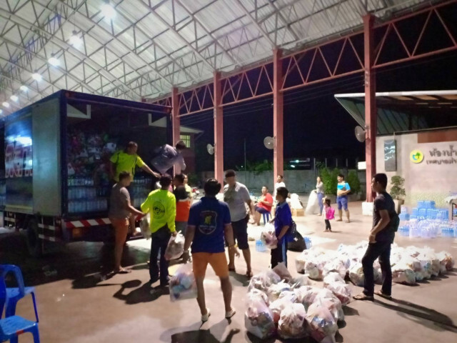 มูลนิธิสว่างบึงสามพันธรรมสถาน ขอรับบริจาคช่วยน้ำท่วม