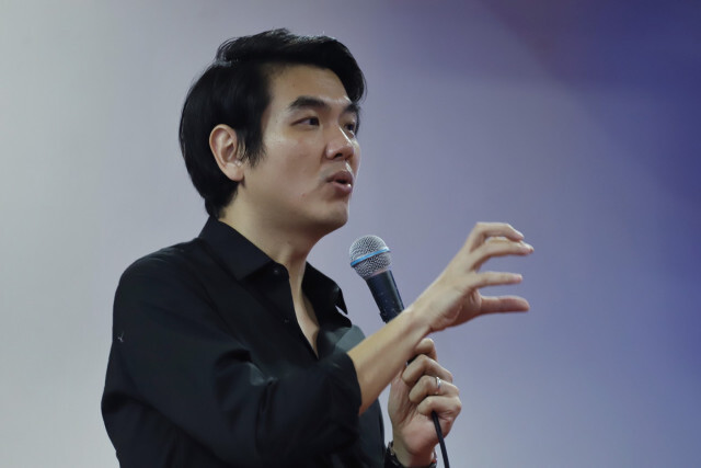 "ธนาธร" รวย5.6พันล้าน "ปิยบุตร" 1.6พัน "ช่อ" มีเหนาะๆ2.6ล้าน