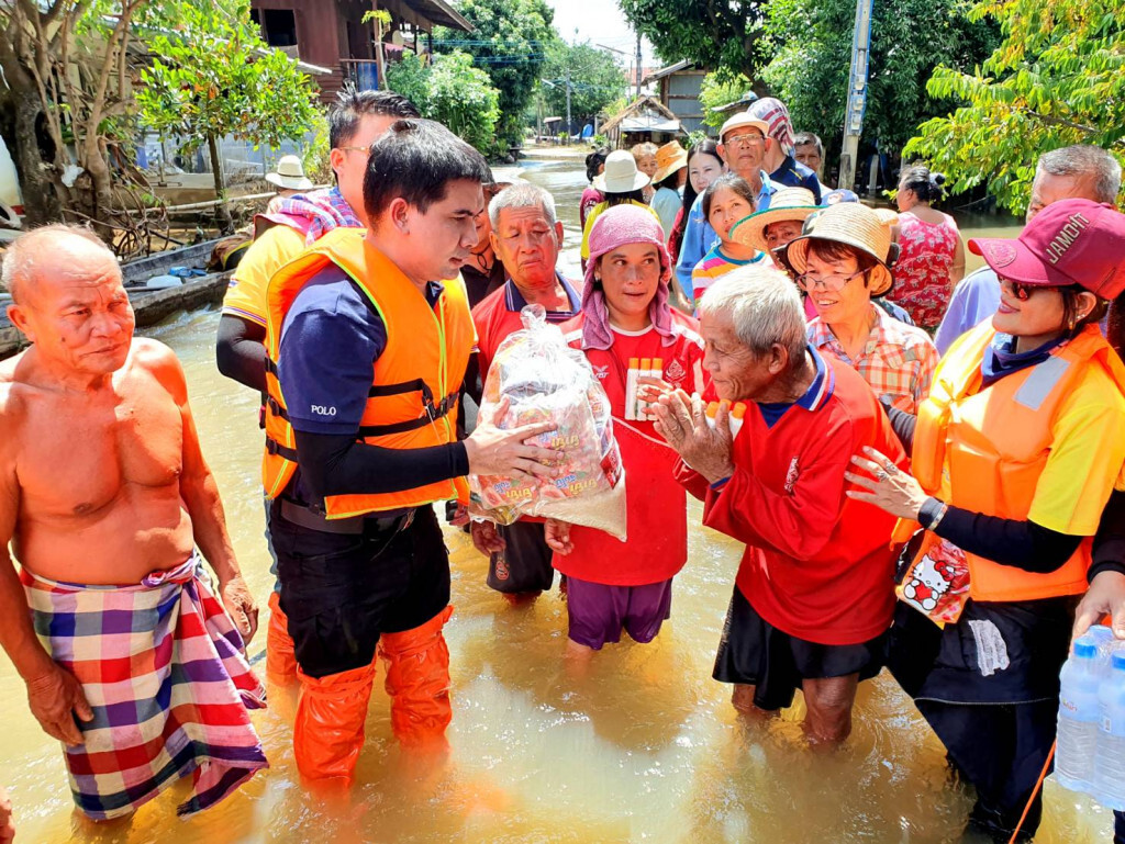 "อนุดิษฐ์" ส่งทีมงานลุยช่วยผู้ประสบภัยน้ำท่วมที่ จ.อุบลราชธานี