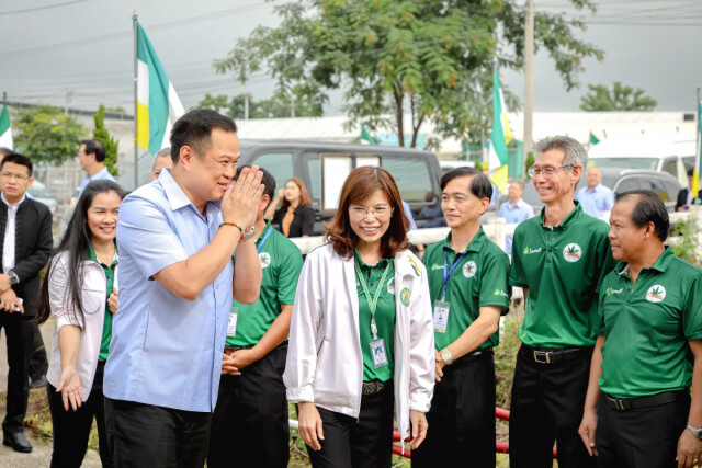 รมว.สธ.ร่วมปลูกกัญชาเกรดการแพทย์คาดได้ผลผลิตปี 63