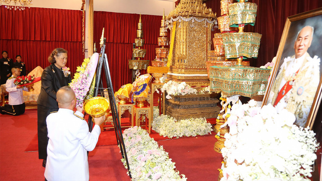 กรมสมเด็จพระเทพฯ เสด็จแทนพระองค์ พระราชทานน้ำหลวงอาบศพ พลอากาศเอก กำธน กรมสมเด็จพระเทพฯ เสด็จแทนพระองค์ พระราชทานน้ำหลวงอาบศพ พลอากาศเอก กำธน