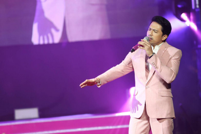 "แอน จักรพงษ์" นำทีมซูเปอร์สตาร์ Showcase Showgirls แดนซ์สะบัดคอนเทนต์ 500 ล้าน
