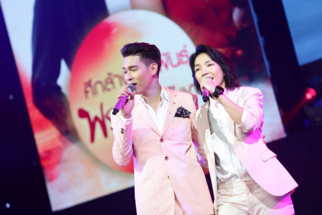 "แอน จักรพงษ์" นำทีมซูเปอร์สตาร์ Showcase Showgirls แดนซ์สะบัดคอนเทนต์ 500 ล้าน