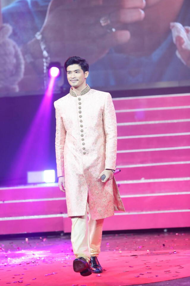 "แอน จักรพงษ์" นำทีมซูเปอร์สตาร์ Showcase Showgirls แดนซ์สะบัดคอนเทนต์ 500 ล้าน