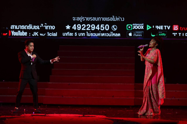 "แอน จักรพงษ์" นำทีมซูเปอร์สตาร์ Showcase Showgirls แดนซ์สะบัดคอนเทนต์ 500 ล้าน