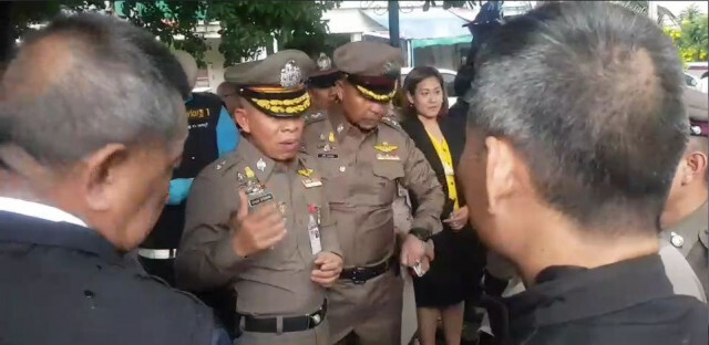 เปิดคลิป ปฏิบัติการพร้อมจนท.พฐ.ค้น "บ้านบางบัวทอง"