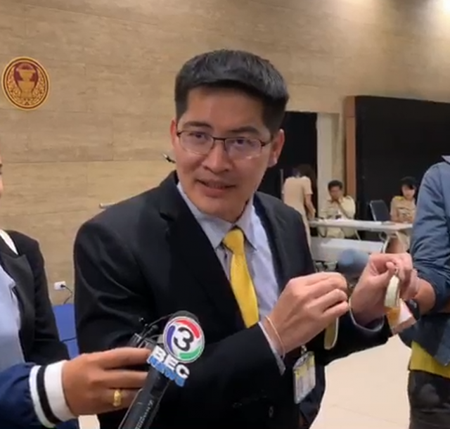 "มงคลกิตติ์" โต้ อย่าอิจฉาผม คนมีบารมีถึงจะได้ครอบครอง