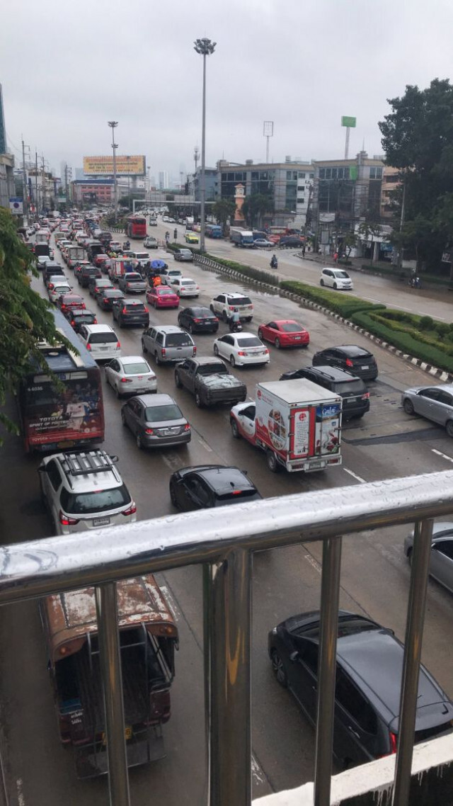ปิดสะพานข้ามเชื้อเพลิงวันแรก จราจร สุดอ่วม!!