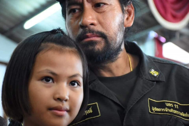 'บิณฑ์..น้ำตาไหล' หนูน้อย 10 ขวบ ป่วยมะเร็งเม็ดเลือด เดินทางมอบเงิน 1พัน ช่วยผู้ประสบภัยน้ำท่วม