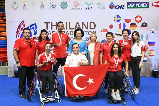 ประมวลภาพพิธีปิดการแข่งขันแบดมินตันคนพิการนานาชาติ