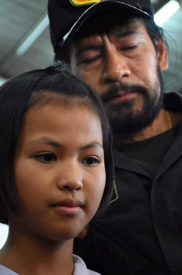 'บิณฑ์..น้ำตาไหล' หนูน้อย 10 ขวบ ป่วยมะเร็งเม็ดเลือด เดินทางมอบเงิน 1พัน ช่วยผู้ประสบภัยน้ำท่วม