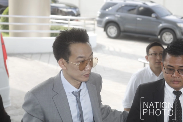 "โอ๊ค พานทองแท้" เผยอาการล่าสุด! หลังสังคมท่าทีอาการแปลกไป