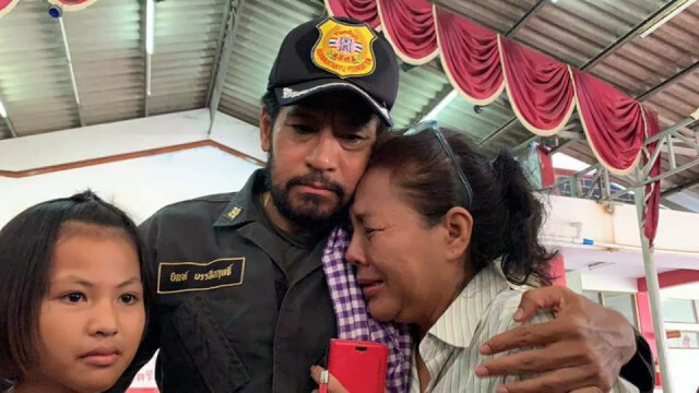 'บิณฑ์..น้ำตาไหล' หนูน้อย 10 ขวบ ป่วยมะเร็งเม็ดเลือด เดินทางมอบเงิน 1พัน ช่วยผู้ประสบภัยน้ำท่วม