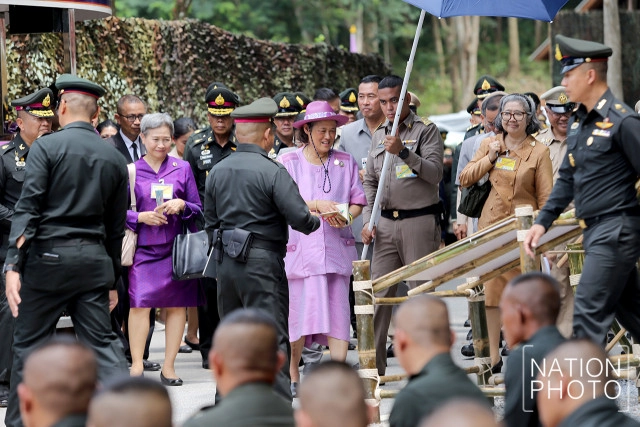 กรมสมเด็จพระเทพฯ เสด็จฯ มาปฎิบัติพระราชกรณียกิจภายในค่ายสิรินธร