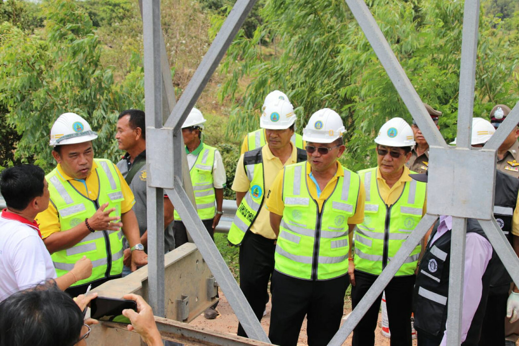 ทางหลวงชนบทลงพื้นที่ติดตามถนนที่ได้รับผลกระทบน้ำท่วม