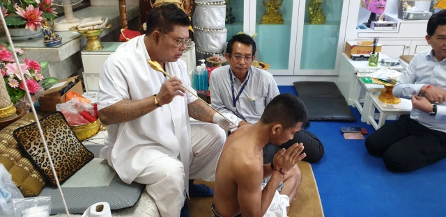 "เจ้าสด" สักยันต์"อาจารย์หนู" - หวังแรงใจเพื่อเหรียญโอลิมปิก