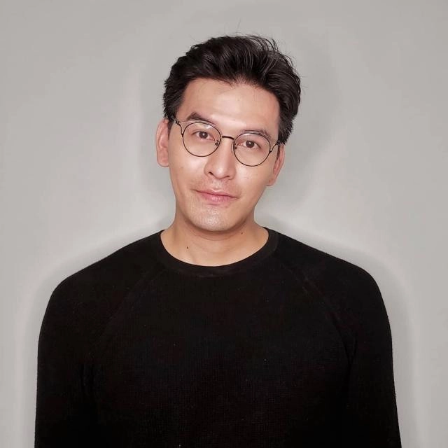 ดาราค่ายดัง!..ผูกคอดับ! ระเบียงห้อง คอนโดย่านลาดปลาเค้า