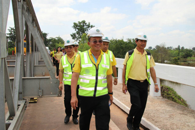 ทางหลวงชนบทลงพื้นที่ติดตามถนนที่ได้รับผลกระทบน้ำท่วม
