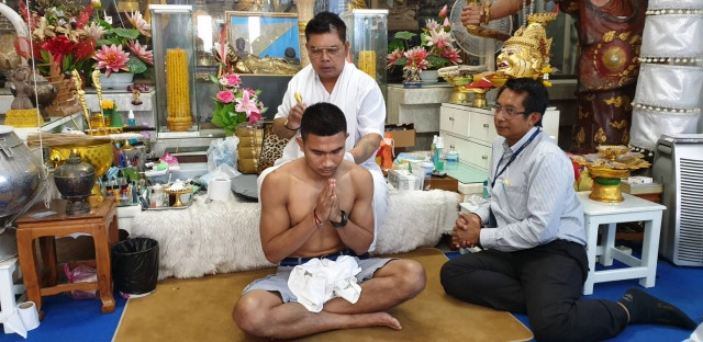 "เจ้าสด" สักยันต์"อาจารย์หนู" - หวังแรงใจเพื่อเหรียญโอลิมปิก