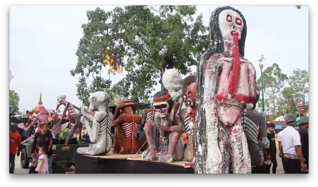 ชาวนครศรีธรรมราชยกหมรับใหญ่เข้าวัดทำบุญเดือนสิบประจำปี