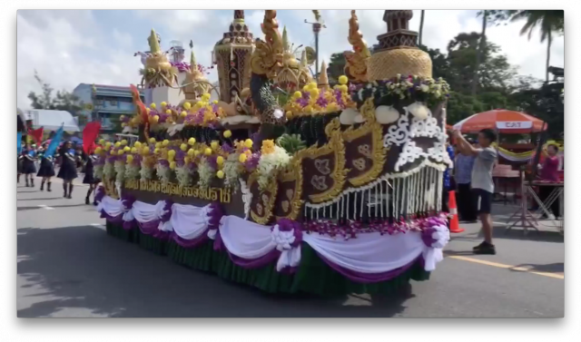 ชาวนครศรีธรรมราชยกหมรับใหญ่เข้าวัดทำบุญเดือนสิบประจำปี