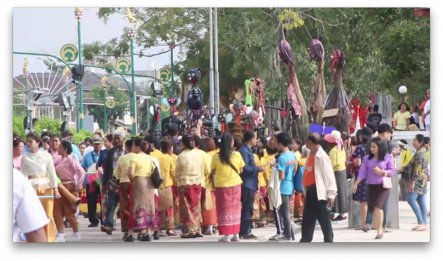 ชาวนครศรีธรรมราชยกหมรับใหญ่เข้าวัดทำบุญเดือนสิบประจำปี