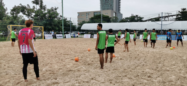 "ตอง" แข้งชายหาดไทยลุยญี่ปุ่น