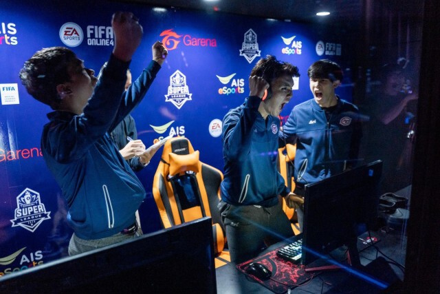 PLM.FIFA  แชมป์  FIFA Online 4 Super League  รับ  5 แสนบาท