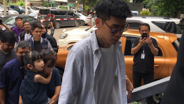 ครอบครัว"พริตตี้สาว-ลันลาเบล"เข้าฟังผลตรวจจากแพทย์ รพ.จุฬา