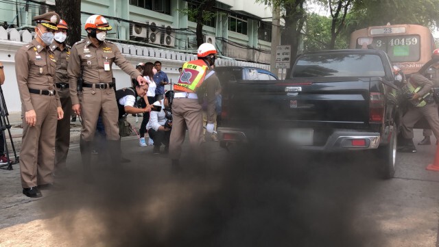 "บิ๊กตู่" สั่งจับหมด "รถควันดำ" แก้ "PM2.5" เซ็งจะใช้ถูลู่ถูกังไปถึงไหน!