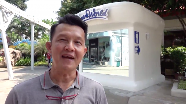 ส้วมวัดใจชาย หัน "โถฉี่" ชมวิวติดกระจกใส