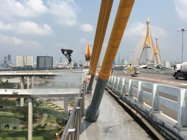 ทางหลวงชนบท ปล่อยละอองน้ำลดฝุ่น PM 2.5