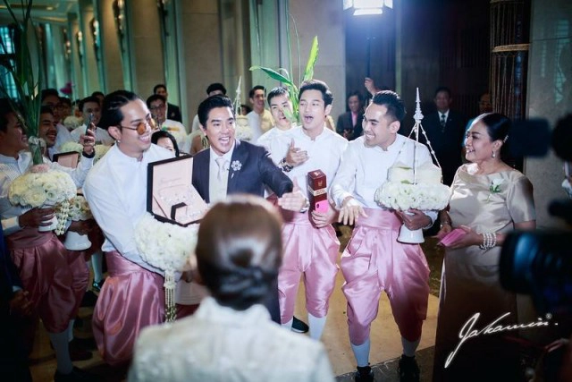 หรูหราวิวาห์หวาน "ใบเตย อาร์สยาม - ดีเจแมน-พัฒนพล"